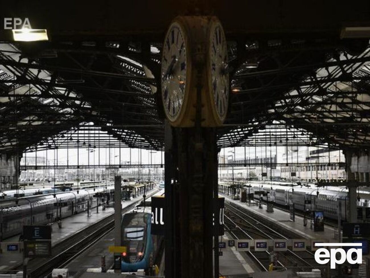 У Парижі закрили 14 із 16 ліній метро