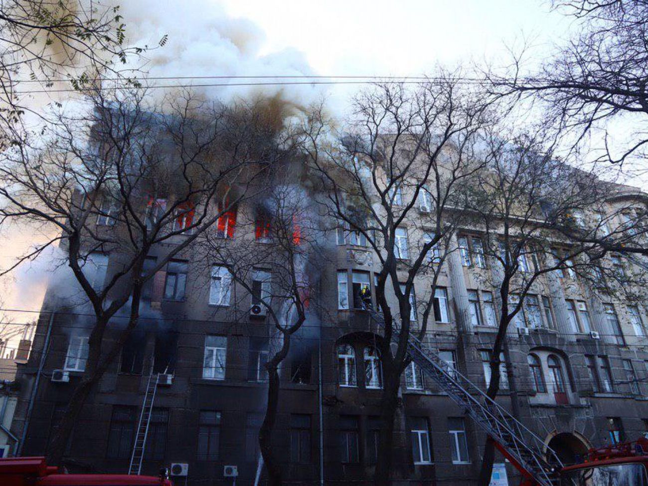 В результате пожара 16 человек погибли, 31 пострадал