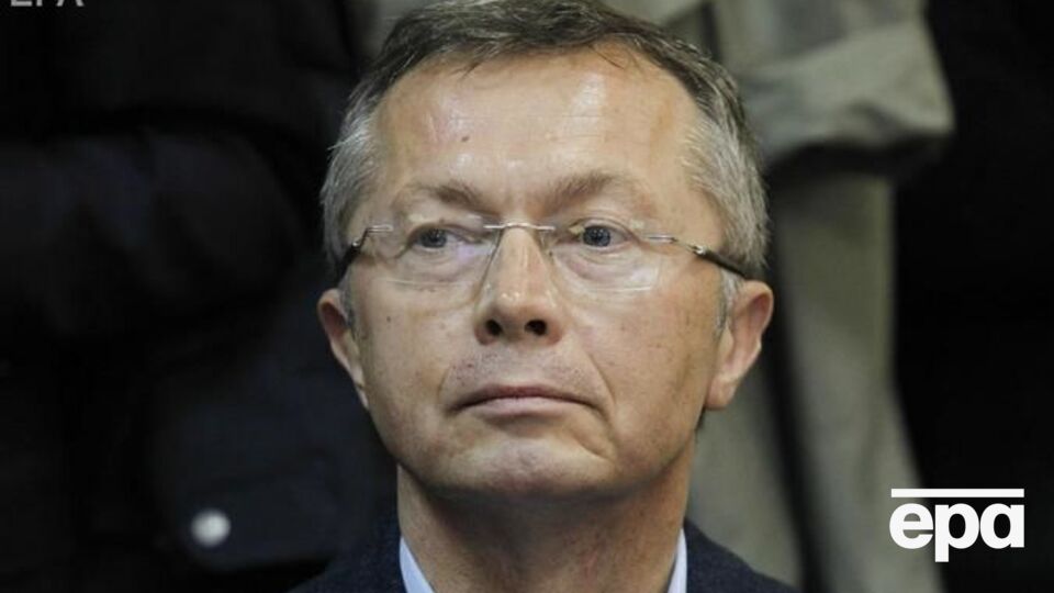 Писарук є підозрюваним у кримінальному провадженні про розтрату рефінансування НБУ, виданого "VAB Банку" у 2014 році