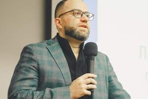 Ельянов перемагав на шахових Олімпіадах у 2004-му і 2010 роках