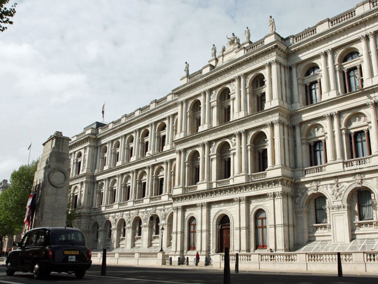 В МИД Великобритании намерены полностью заменить свой автомобильный парк к 2030 году