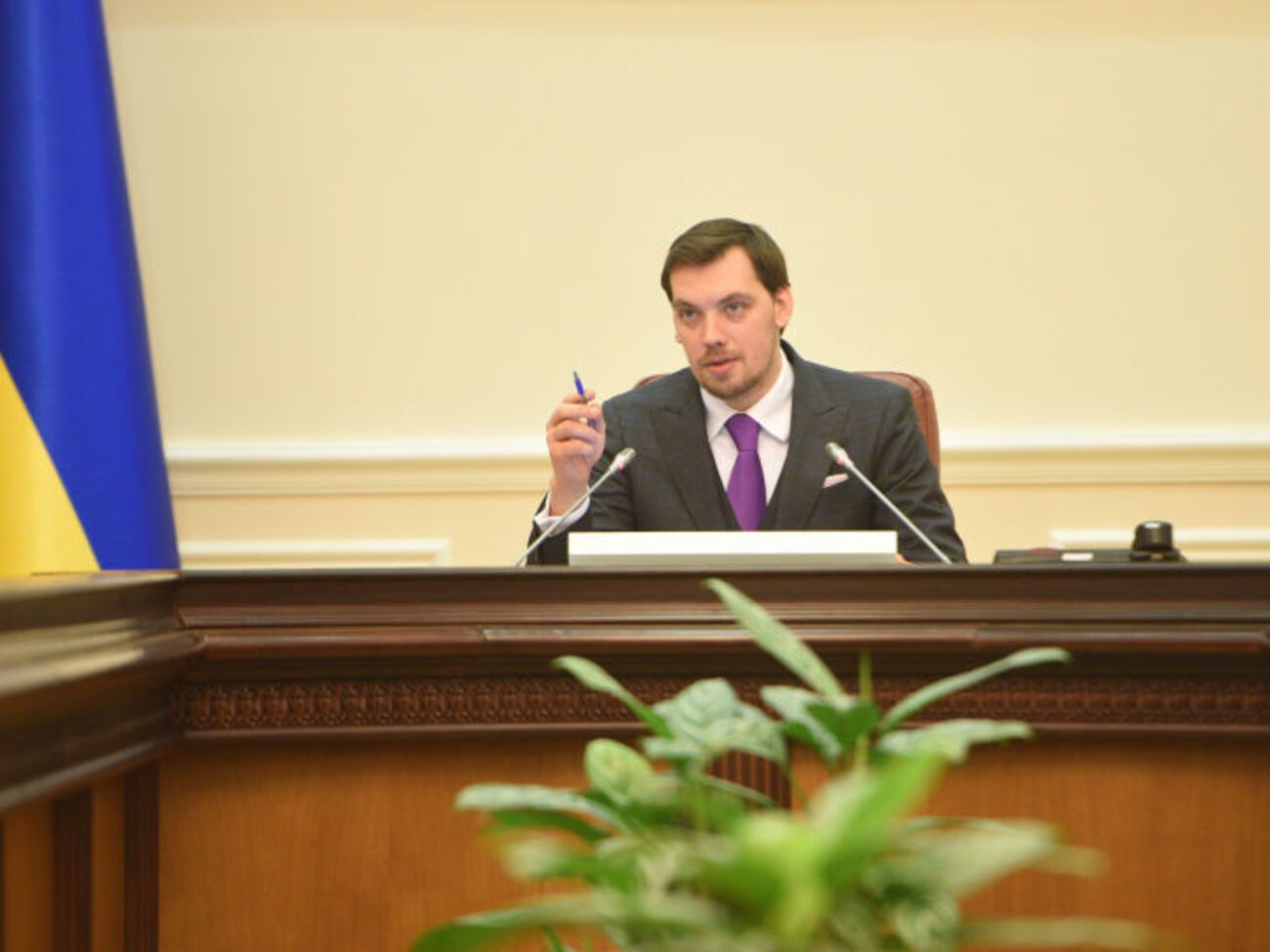 Гончарук: Національна комісія, що здійснює державне регулювання у сфері енергетики і комунальних послуг, остаточно сертифікувала оператора газотранспортної системи