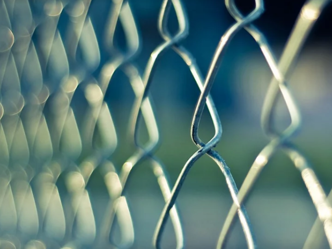 Некоторые удерживаемые лица с обеих сторон отказываются участвовать в процессе, сообщает "Интерфакс"