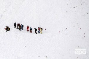 На швейцарському курорті Андерматт унаслідок сходження лавини травмовано двох людей, у горах триває рятувальна операція