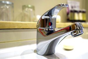 Это уже третий случай прекращения подачи воды "Лисичанскводоканалом" в 2019 году из-за долгов предприятия за электричество