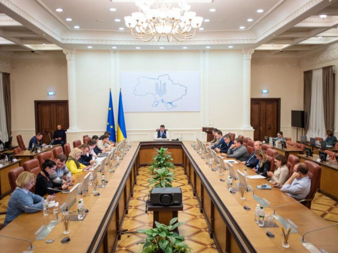 По словам Гончарука,&nbsp;первые "зеленые" аукционы запланированы на апрель