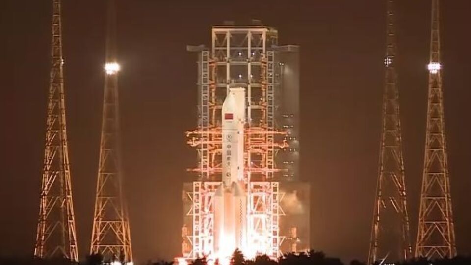 Китай утретє запустив ракету "Чанчжен-5"
