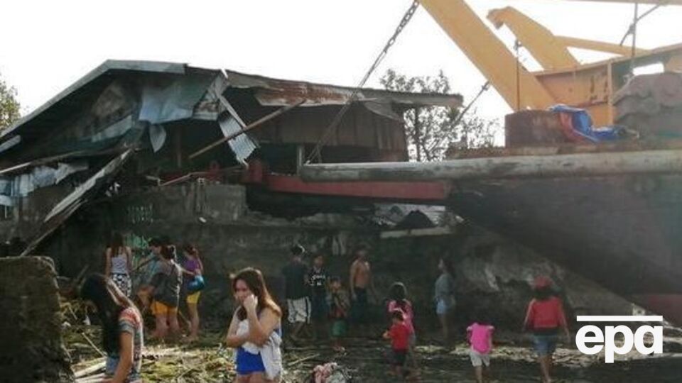 Тайфун "Урсула" налетів на Філіппіни 25 грудня