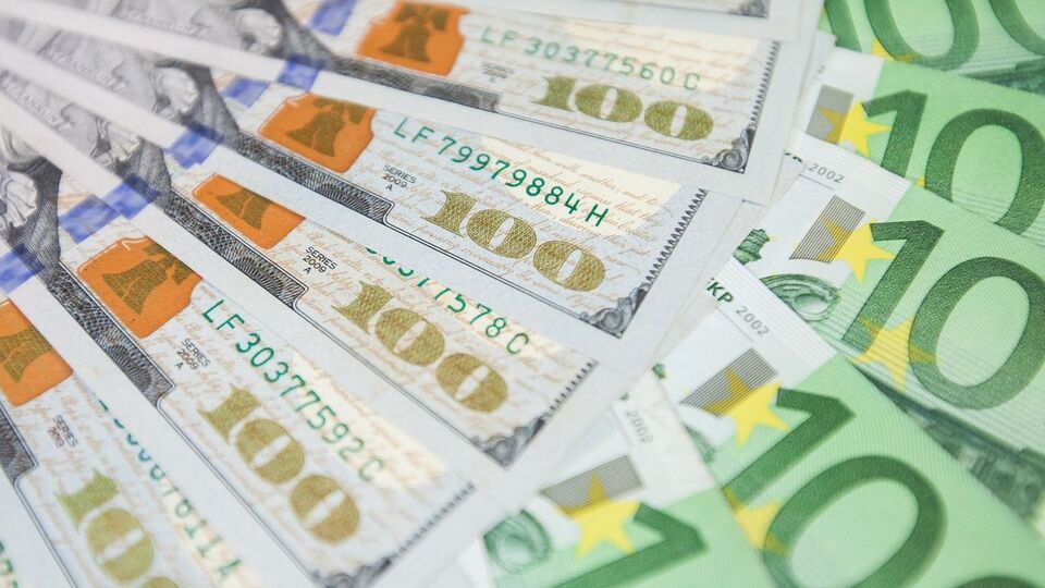 НБУ снизил курс гривны к иностранным валютам