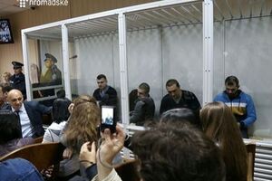Суд відпустив ексберкутівців під особисте зобов'язання