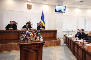 Суд відпустив ексберкутівців 28 грудня