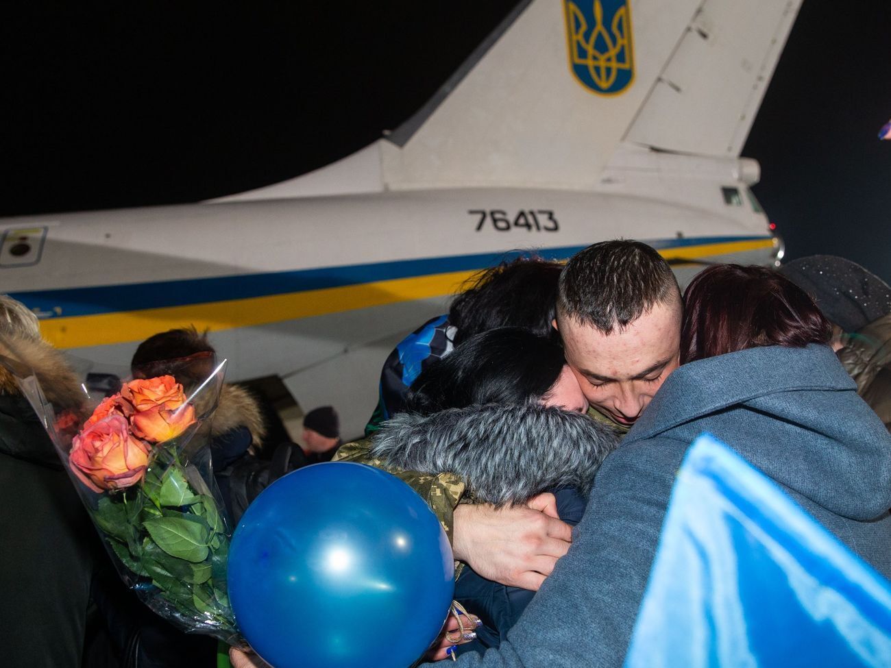 Літак зі звільненими українцями сів у Борисполі ввечері