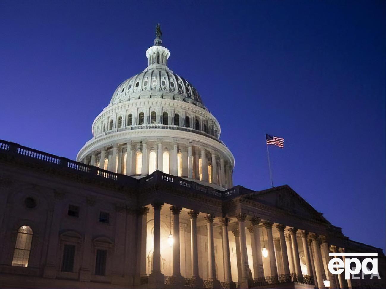 Некоторые сенаторы-республиканцы продолжают утверждать, что Украина вмешивалась в президентские выборы в 2016 году