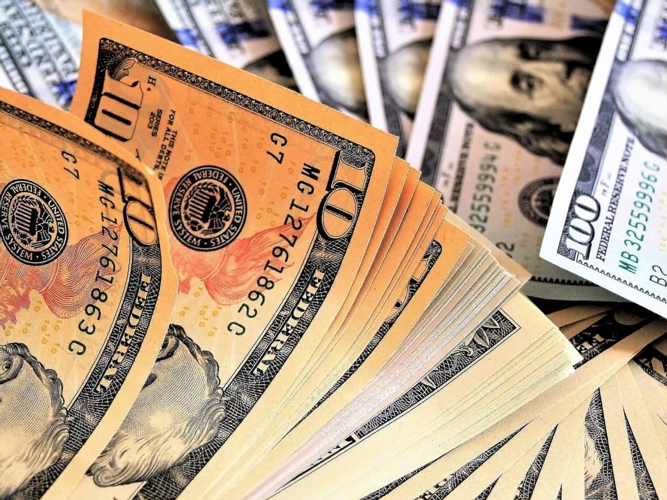 Минфин привлек более 53,3 млн грн заимстовований по долларовым ОВГЗ