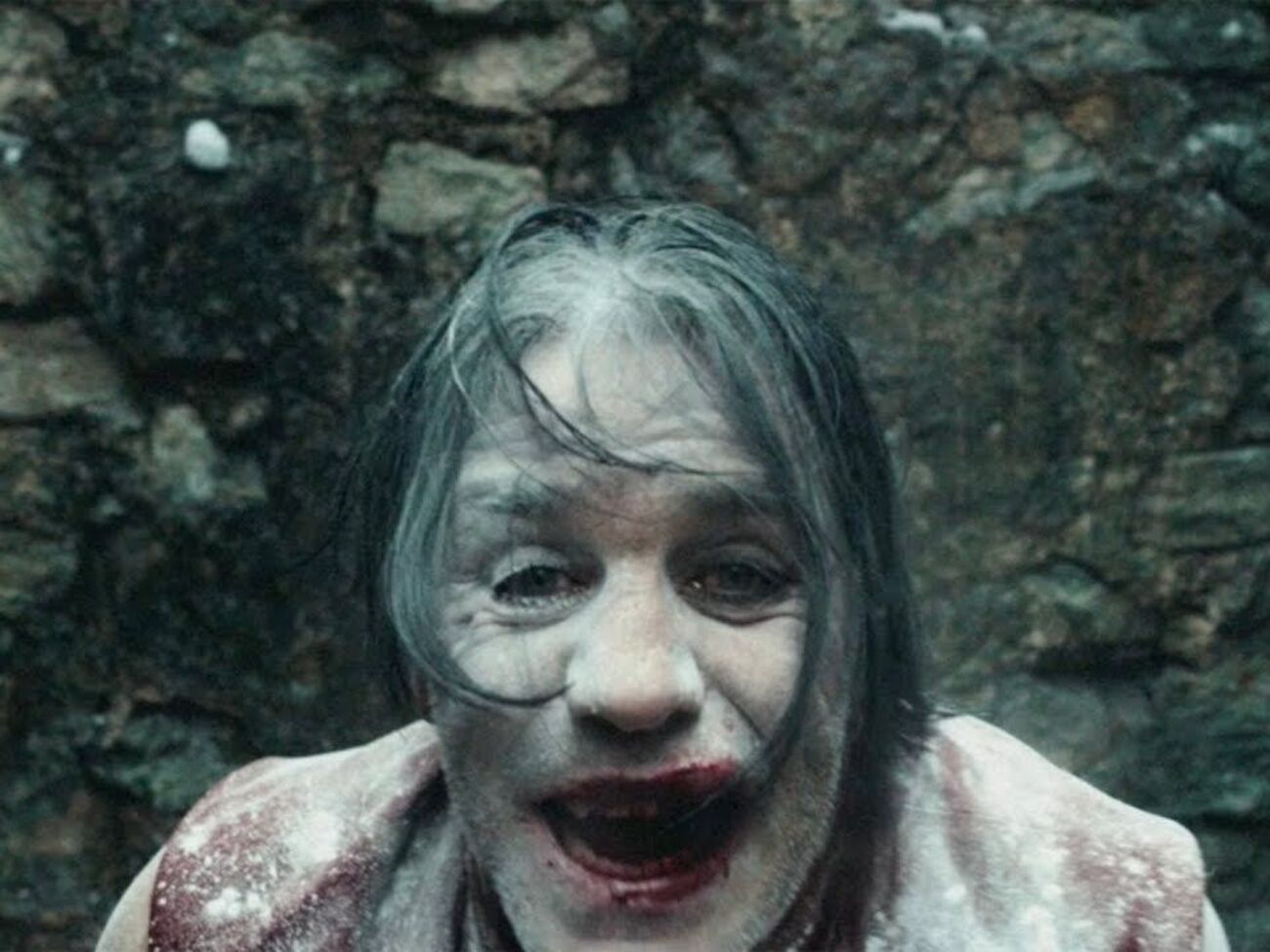 Линдеманна в ролике избили перед камерой