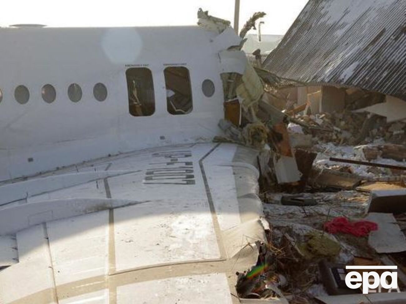Уранці 27 грудня в Казахстані зазнав катастрофи літак Fokker 100 авіакомпанії Bek Air