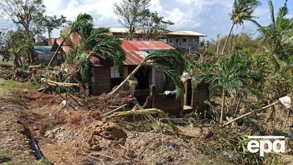 Тайфун нанес ущерб более 1 млрд песо (примерно $19,7 млн)