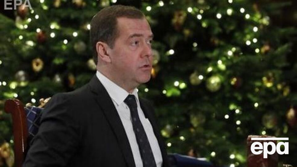 В Івановській області РФ сніг є тільки на дачі в Медведєва, розповів Навальний