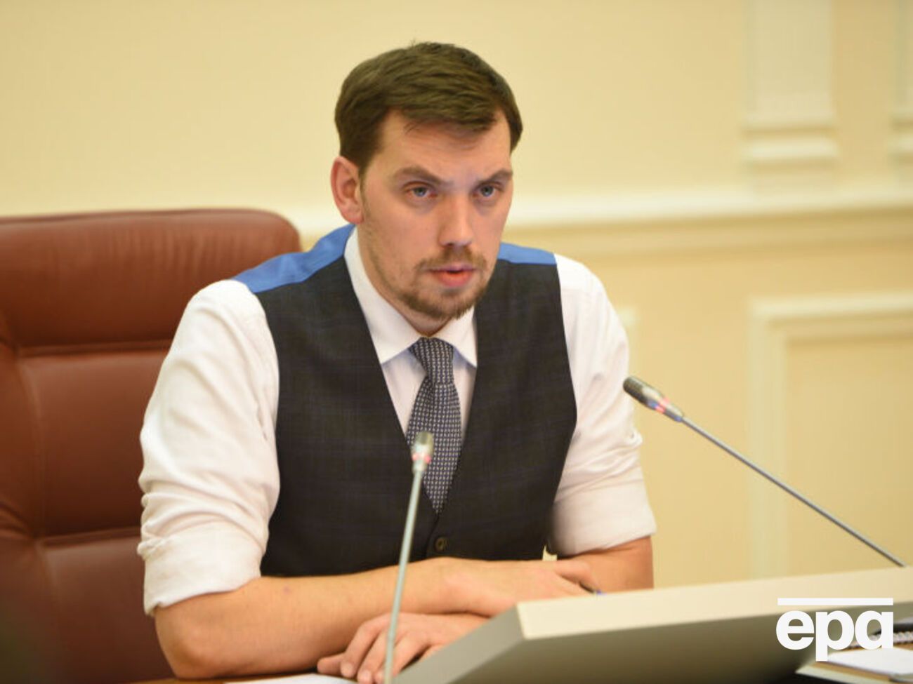 На дорогах в Украине десятилетиями воровали, поэтому у нас такие плачевные результаты, заявил премьер