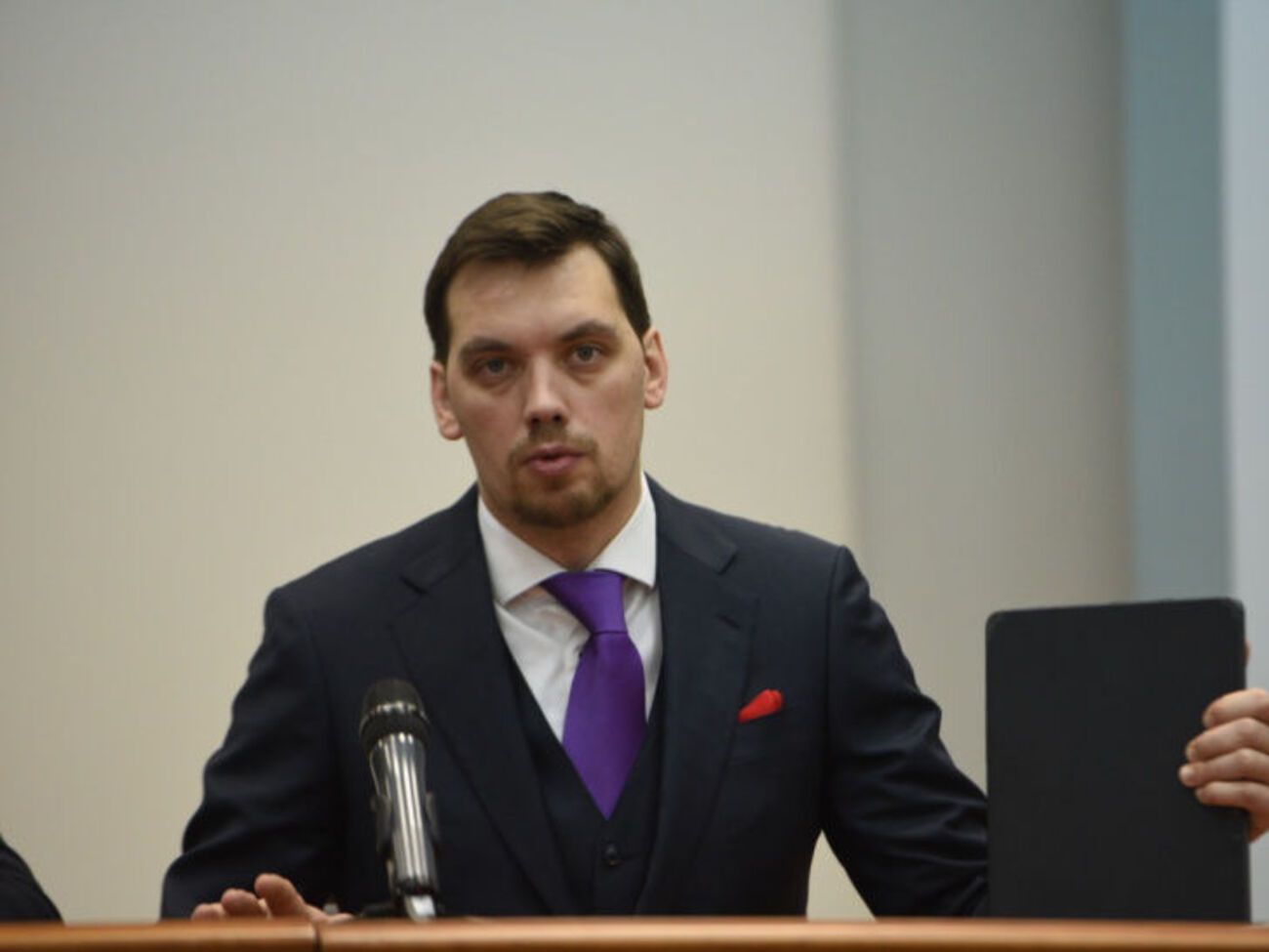 Чтобы присоединиться к европейской энергосистеме, Украине придется отрезаться от российской и белорусской, заявил Гончарук