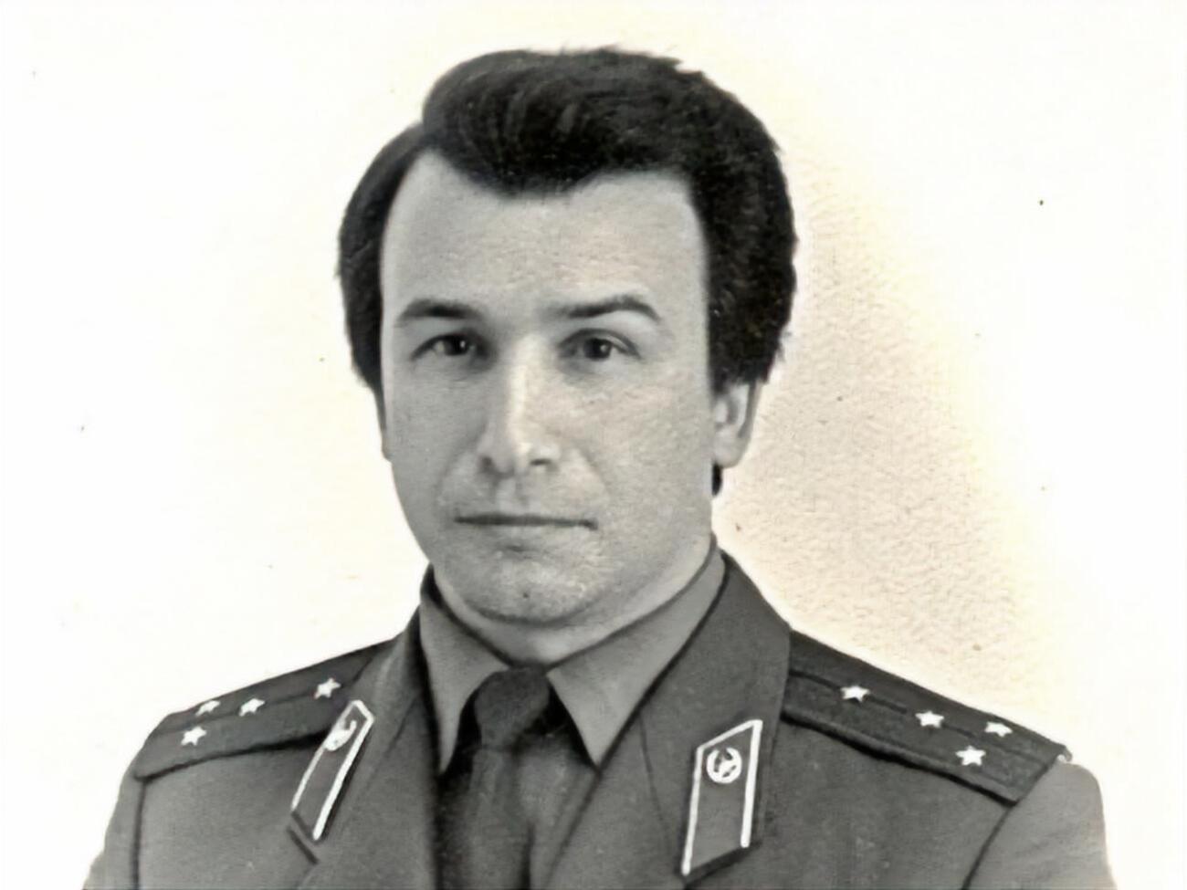 Автор книги "Змова негідників. Записки колишнього підполковника КДБ" Володимир Попов у роки служби у КДБ РСР