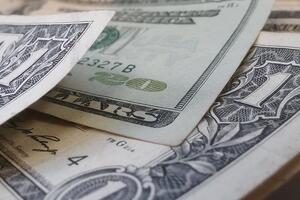 НБУ установил курс валют на 4 декабря