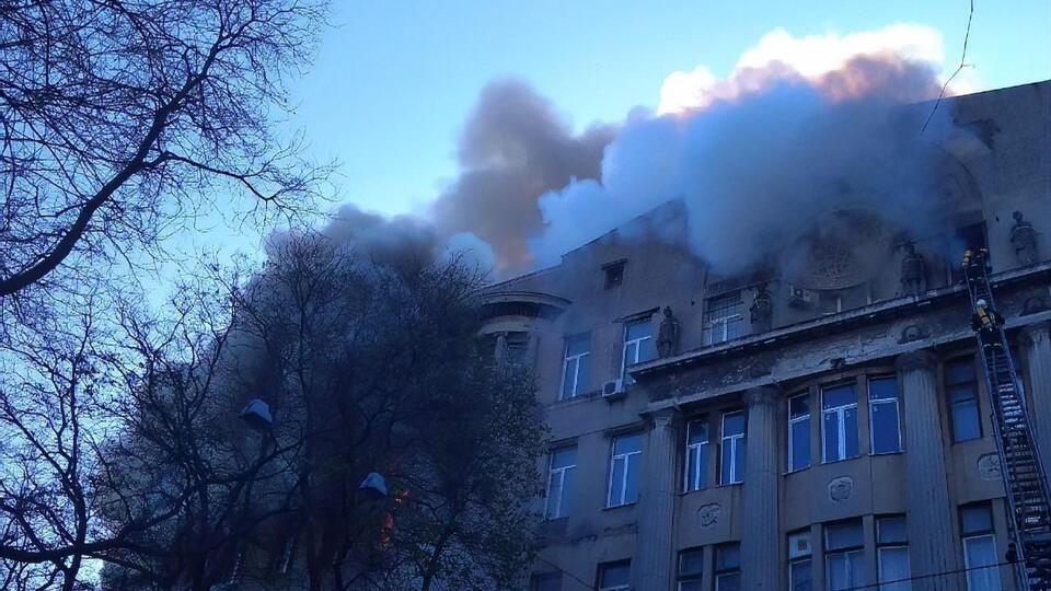 ГСЧС: Тушение пожара продолжается