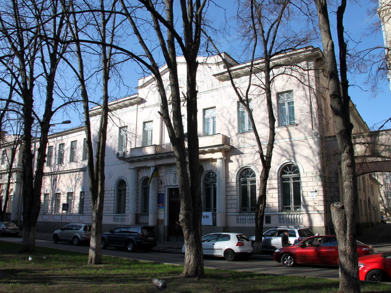 Із вересня УІНП залишається без голови
&l