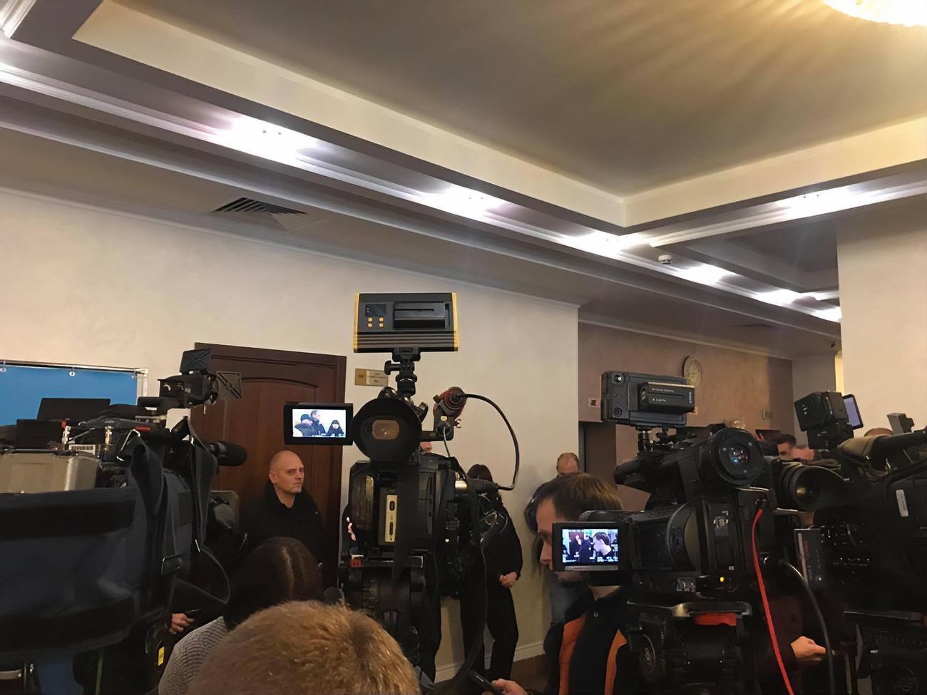 Заседание, на котором избирали меру пресечения подозреваемому в убийстве ребенка Соболева, началось с задержкой в полтора часа