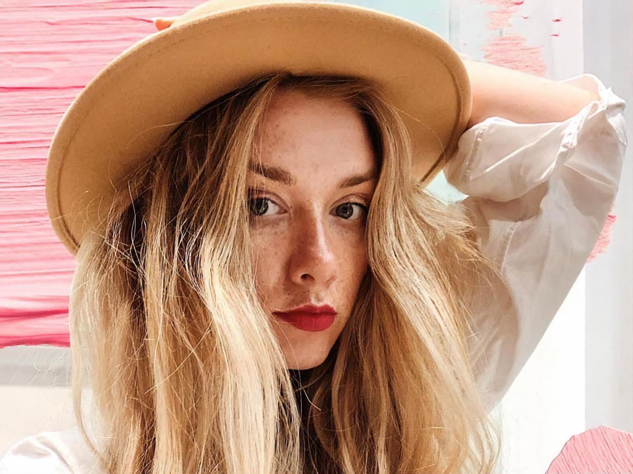 Плихина:&nbsp;Я всегда пишу исключительно о собственной жизни и глупости, не высмеивая чужое