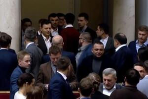 Драка произошла в углу сессионного зала Рады