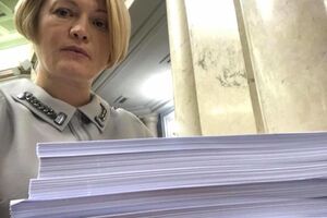 Уранці депутати отримали п'ять стосів паперів – фактично новий Виборчий кодекс. Безсистемний, репресивний, із функціями суду для ЦВК