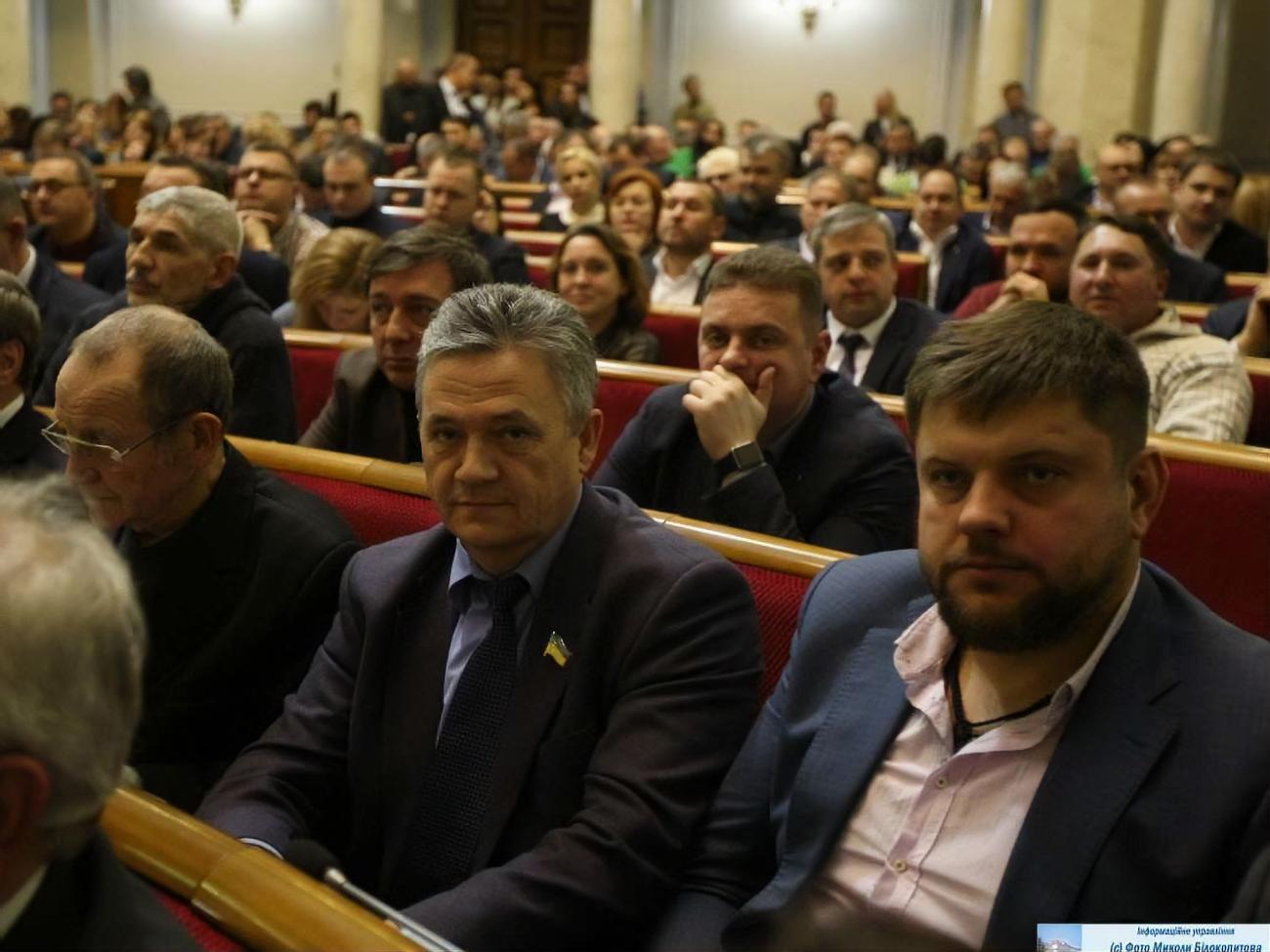 Инициативу поддержало 338 народных депутатов