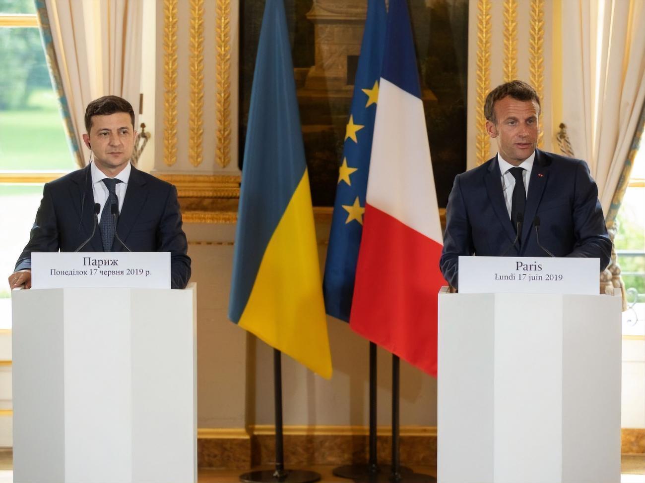 Зеленський поспілкувався з Макроном 5 грудня