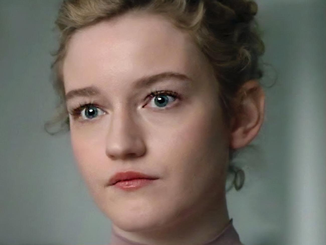 Главная героиня осознает, что ее шеф переходит границы