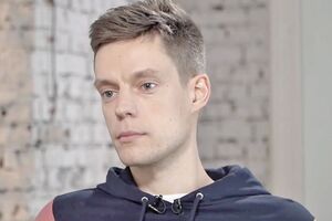 Дружище, ты можешь не иметь никакого отношения к политике, но стоит тебе усомниться в том, что в России все за…бись, – и ты больно споткнешься