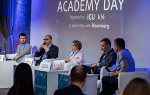 Із 2014 року ICU щорічно проводить Український фінансовий форум