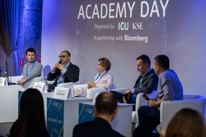 Із 2014 року ICU щорічно проводить Український фінансовий форум