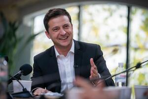 Российский пранкер утверждает, что поговорил с Зеленским (на фото) по телефону