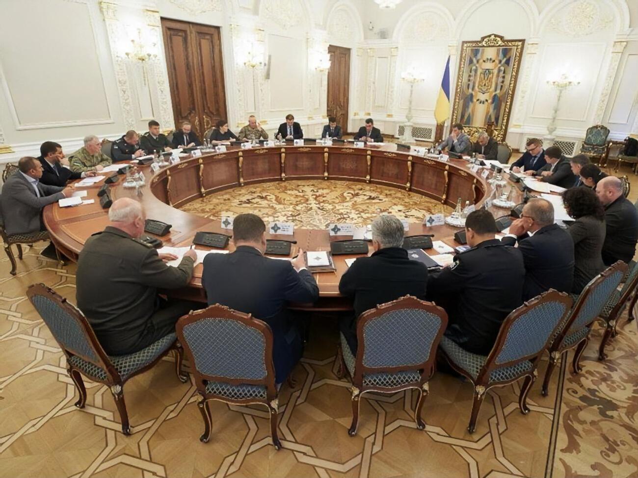 На засіданні РНБО затверджено сценарій реінтеграції Донбасу