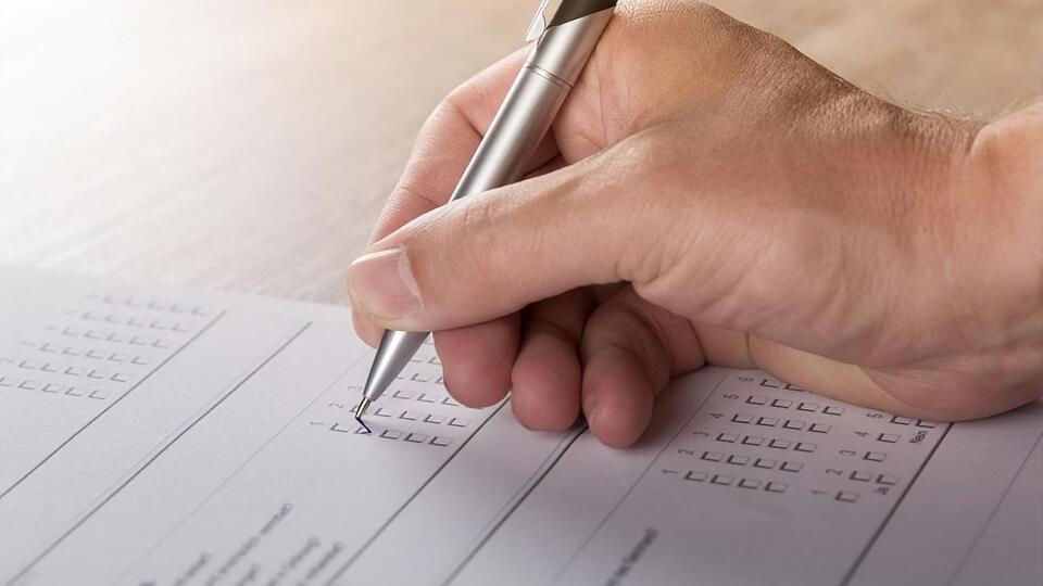 Часть территорий Донецкой и Луганской областей контролируется поддерживаемыми Россией боевиками с 2014 года