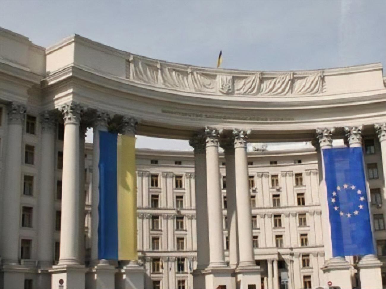 МЗС України подало уряду пропозиції про в'їзд українців у Росію за закордонними паспортами