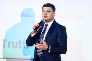 Гройсман: Це саме той момент, коли країна, як ніколи, має бути єдиною