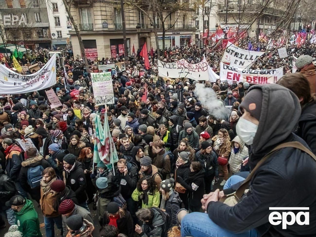 У Парижі 5 грудня понад 800 тис. осіб узяли участь у страйку