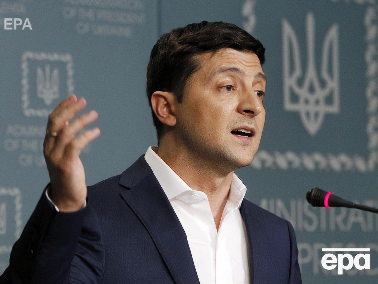 Зеленський говорив, що має намір обговорити в Парижі чіткі терміни деокупації Донбасу