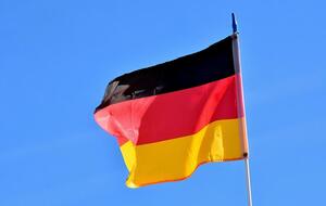 "Формула Штайнмайера" названа по имени президента Германии Франка-Вальтера Штайнмайера, экс-главы МИД ФРГ