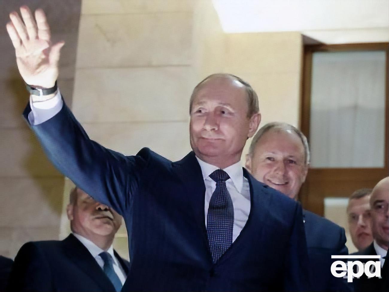 У Єлисейському палаці чекають на прибуття Путіна