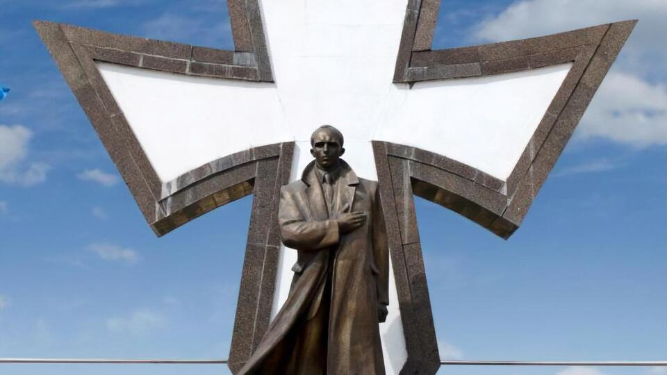 В'ятрович: Проспектам Бандери і Шухевича в Києві бути!