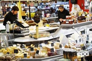 По данным Госстата Украины, украинцы тратят на продукты питания 46,2% своих доходов