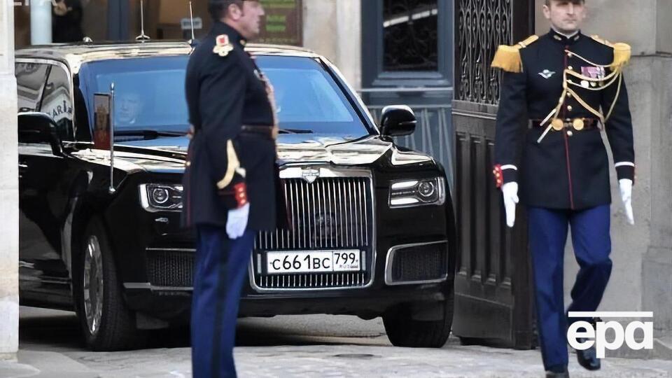 Путін приїхав на автомобілі Aurus